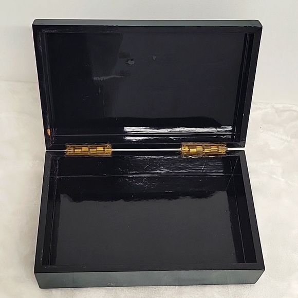 Wooden Storage/Jewelry/Stash Box with Ships 10.5" x 6.75" x 3" - Picture 6 of 12